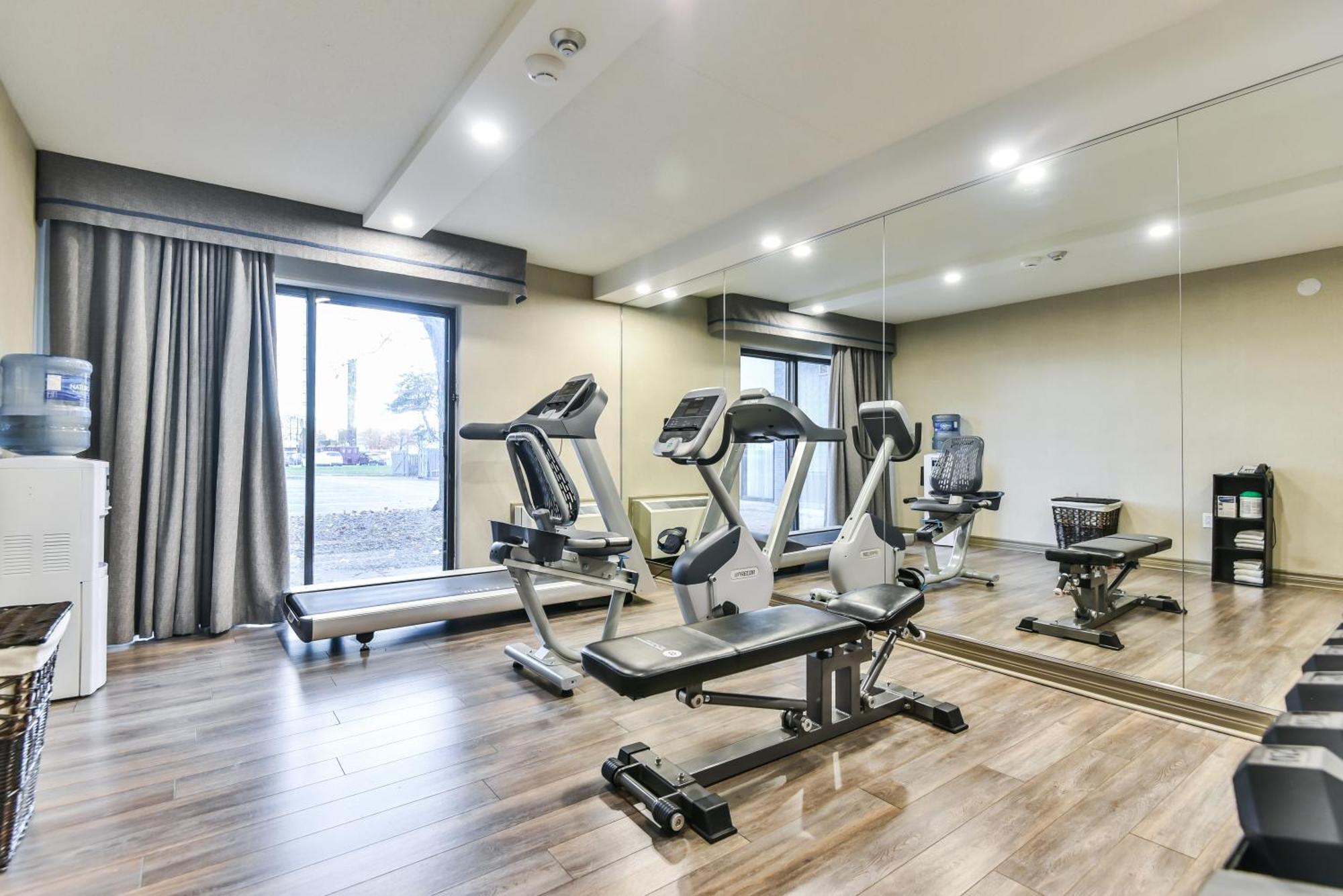 Comfort Inn Montreal Aeroport Pointe-Claire Luaran gambar