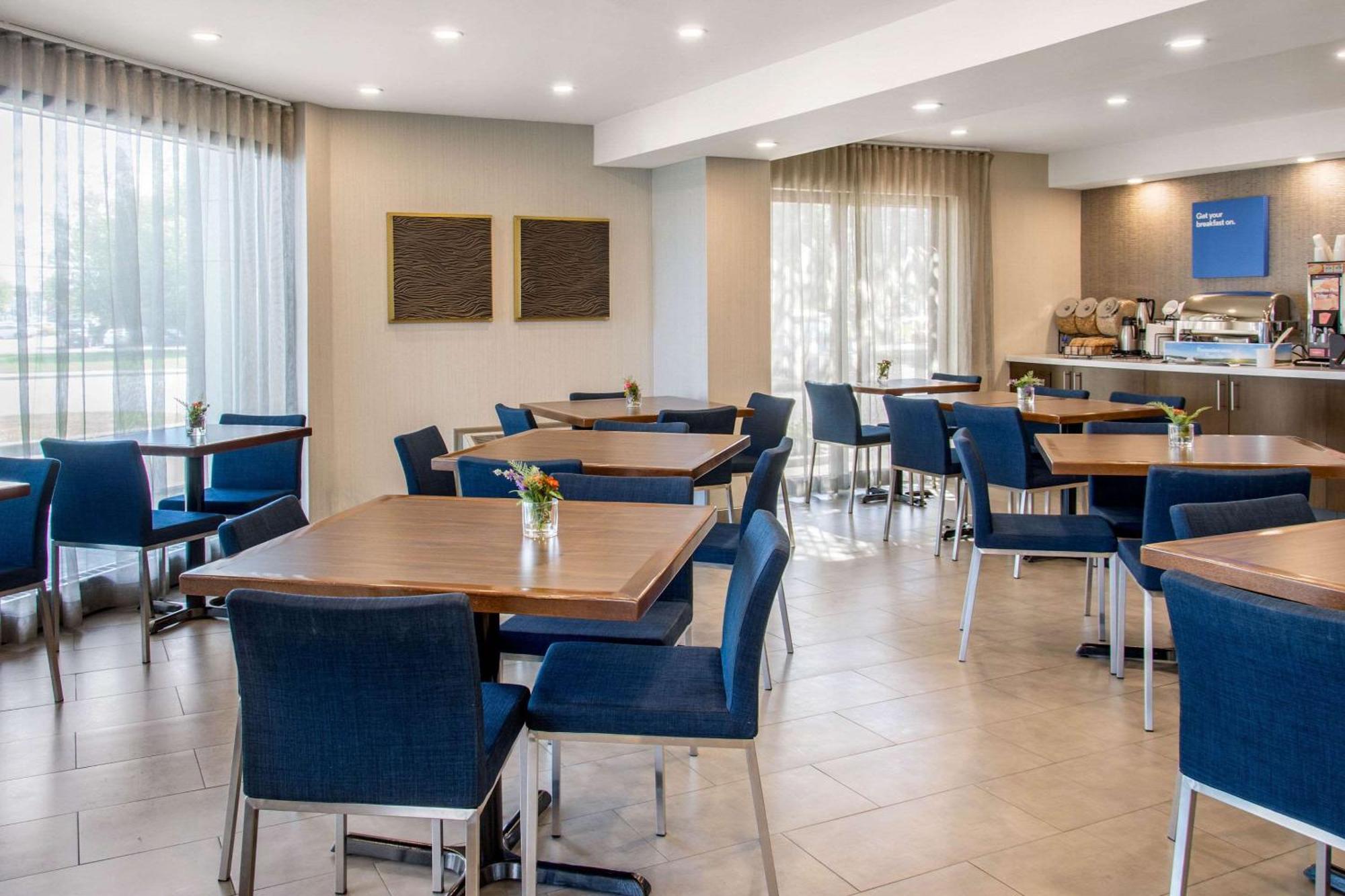 Comfort Inn Montreal Aeroport Pointe-Claire Luaran gambar
