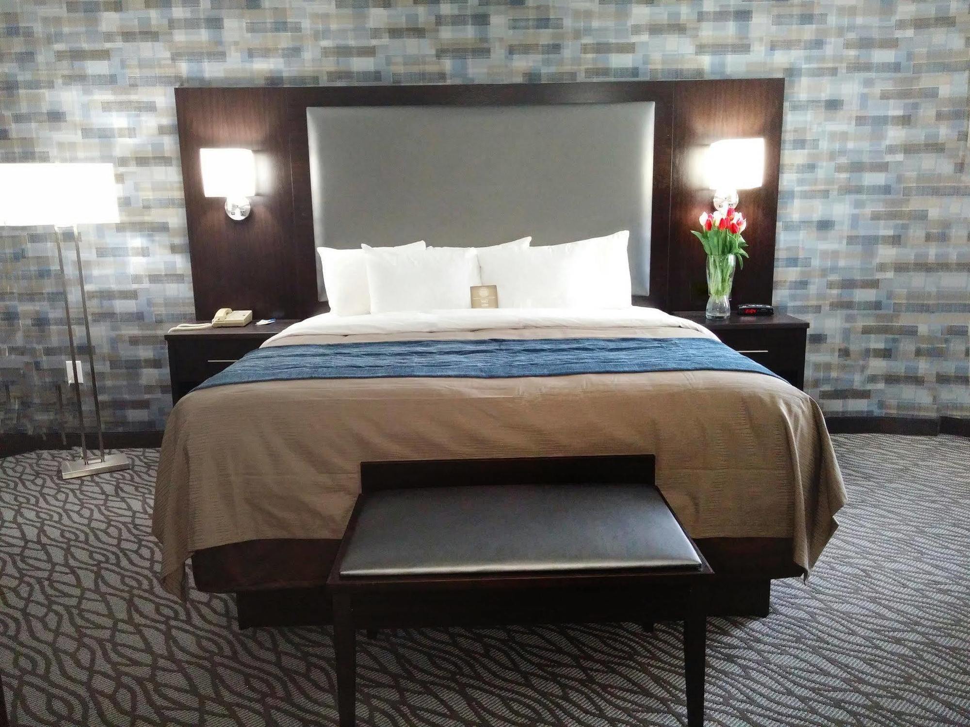 Comfort Inn Montreal Aeroport Pointe-Claire Luaran gambar