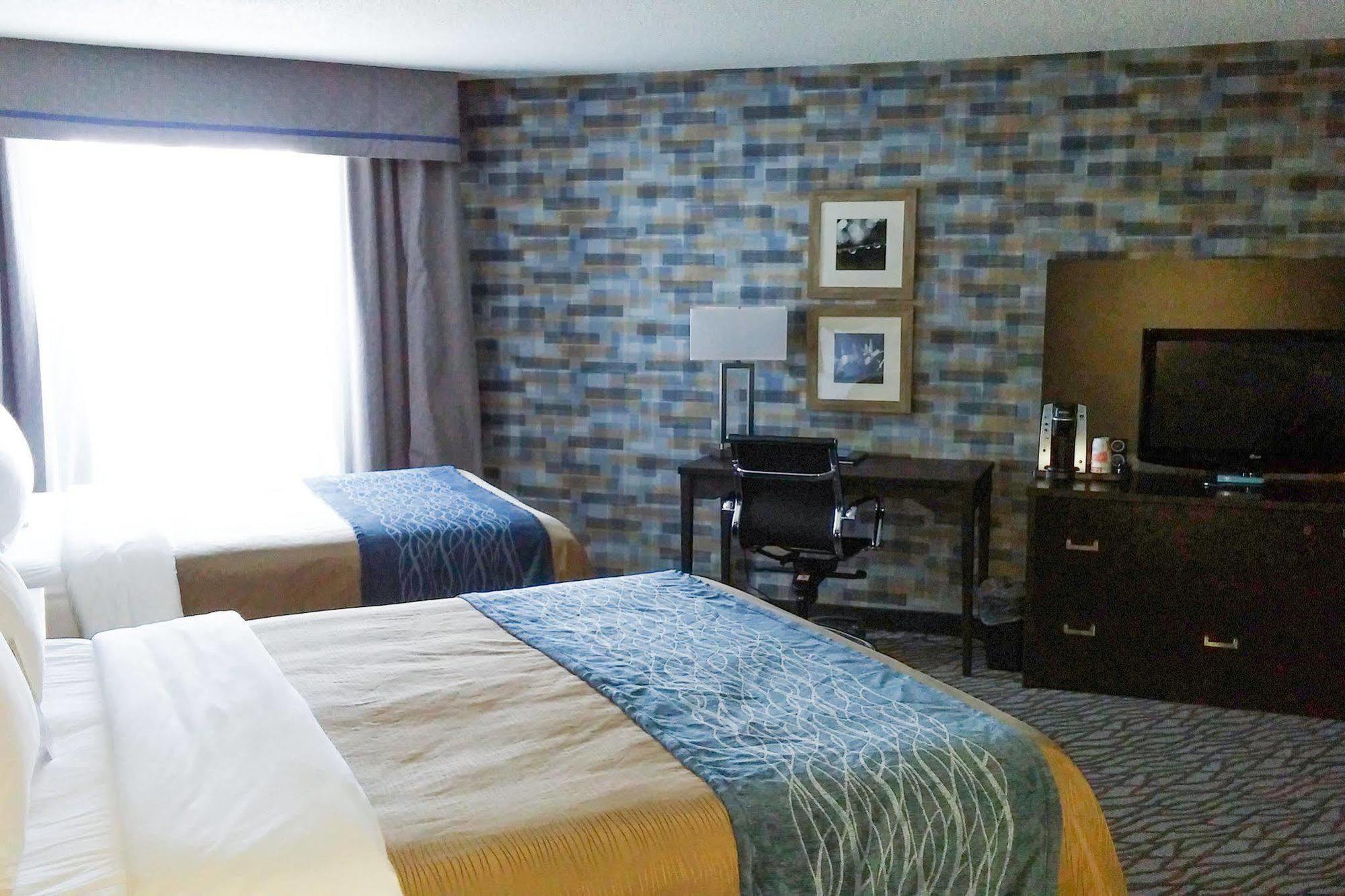 Comfort Inn Montreal Aeroport Pointe-Claire Luaran gambar