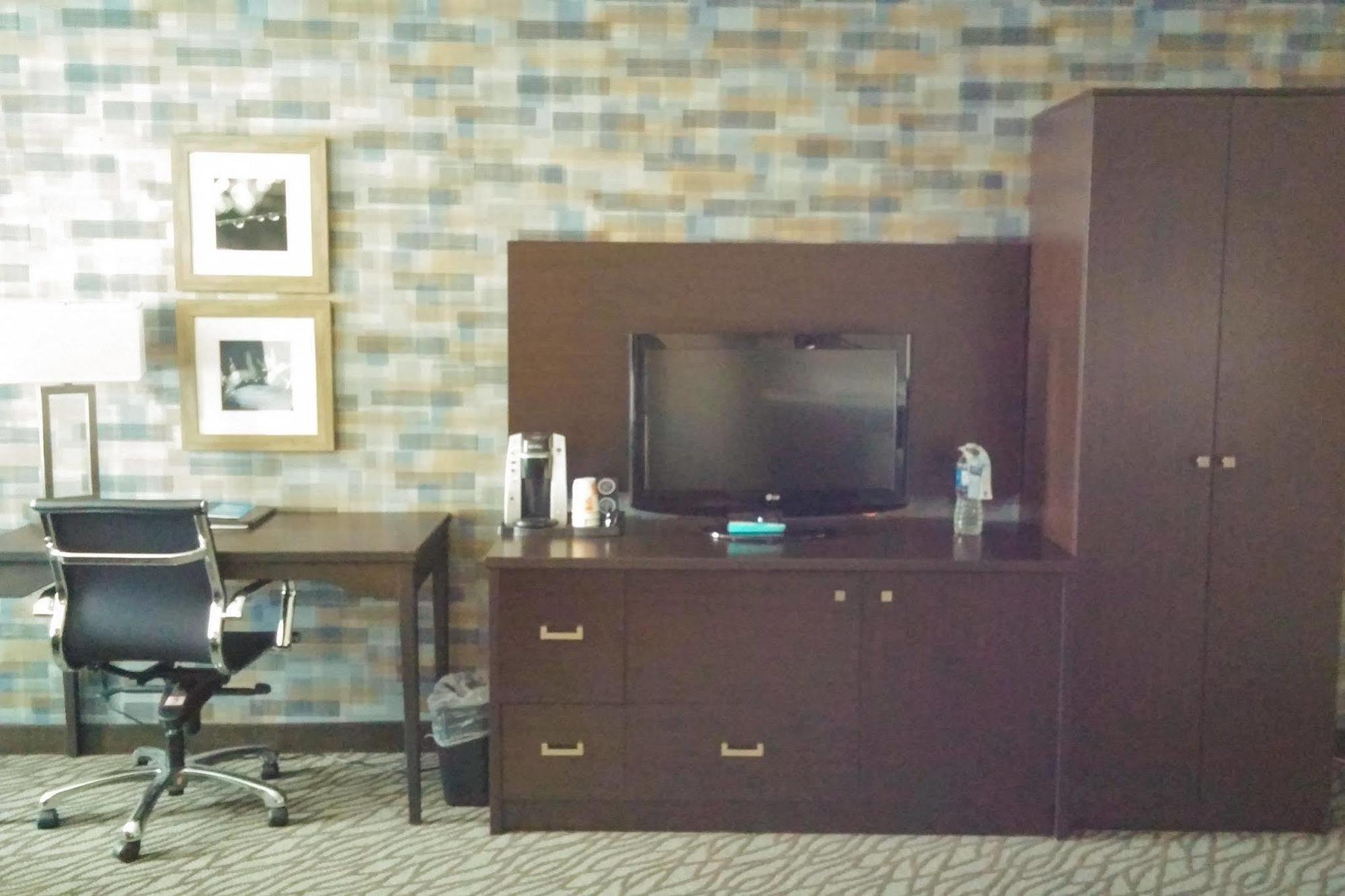 Comfort Inn Montreal Aeroport Pointe-Claire Luaran gambar