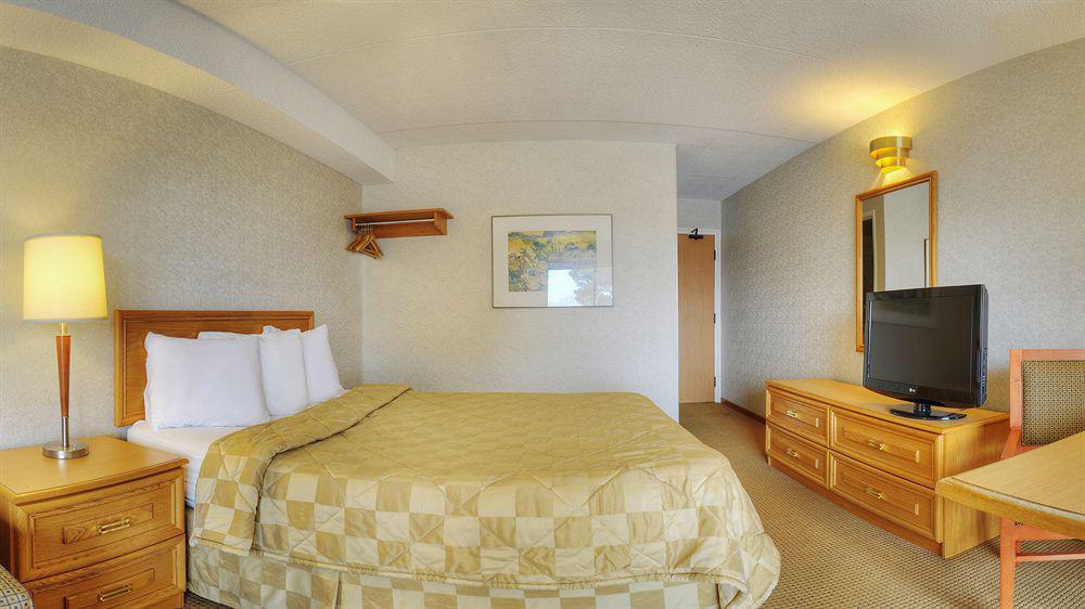 Comfort Inn Montreal Aeroport Pointe-Claire Luaran gambar